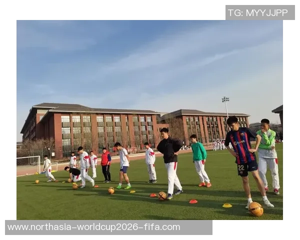 校园足球的魅力与发展:培养青少年全面素质的体育活动探索 校园足球的魅力与发展:培养青少年全面素质的体育活动探索