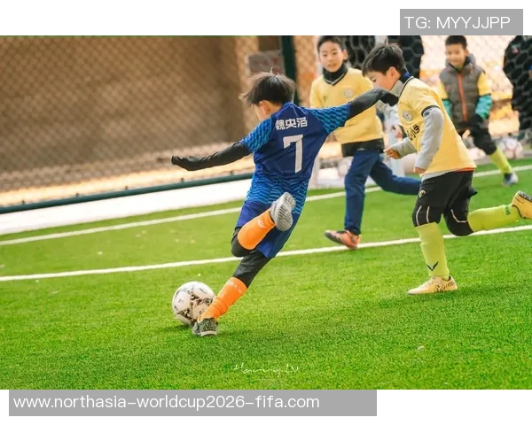 足球课的乐趣与收获让我对体育锻炼有了更深刻的理解与体会